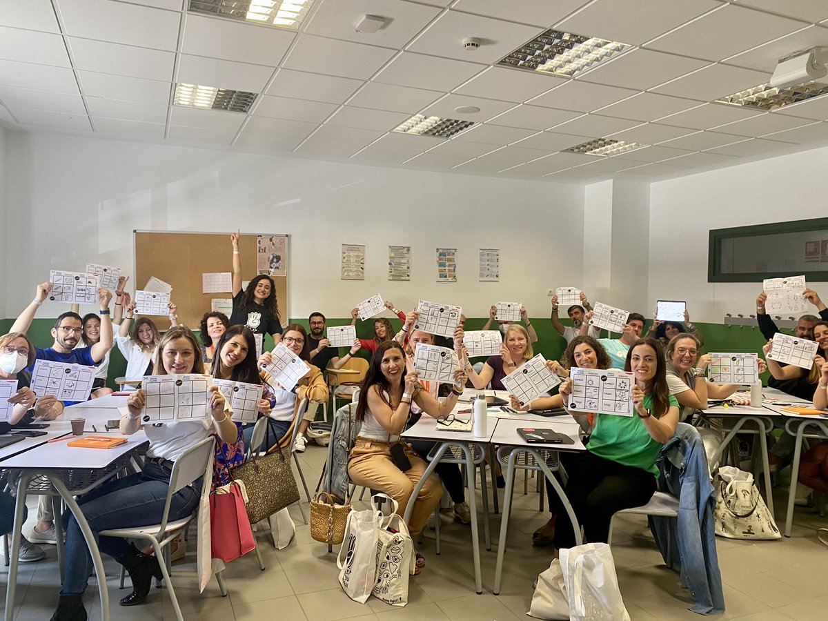 Taller de Visual Thinking en #justedu 🧠🎨🖌 Disfrutando, reflexionando, aprendiendo, garabateando y compartiendo mucho con súper profes. ¡Gracias!

 #juestedufestival