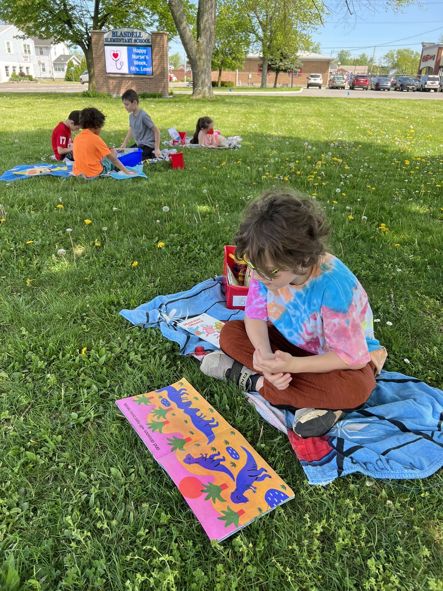 It was such a beautiful day so we had our independent reading time outside. ❤️☀️📚<a href="/BlasdellElem/">Blasdell Elementary</a>