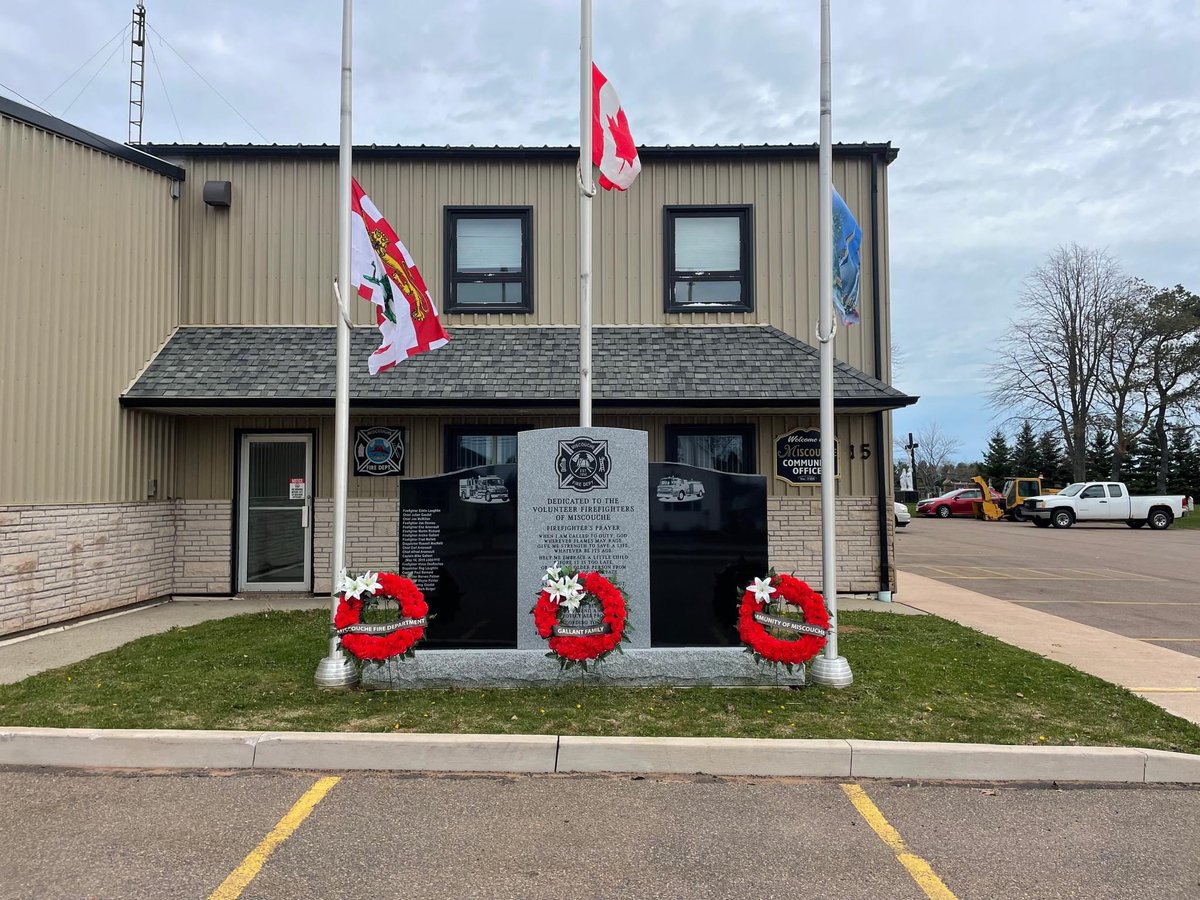 JasonWoodbury2's tweet photo. Today, our flags will be at half mast to honour and remember LODD Captain Mike Gallant #16. We are very proud to now have a community monument to remember all our fallen firefighters. "Let us not Forget" #miscouchefire @CanFirefighters https://t.co/ALXWfp95Sv