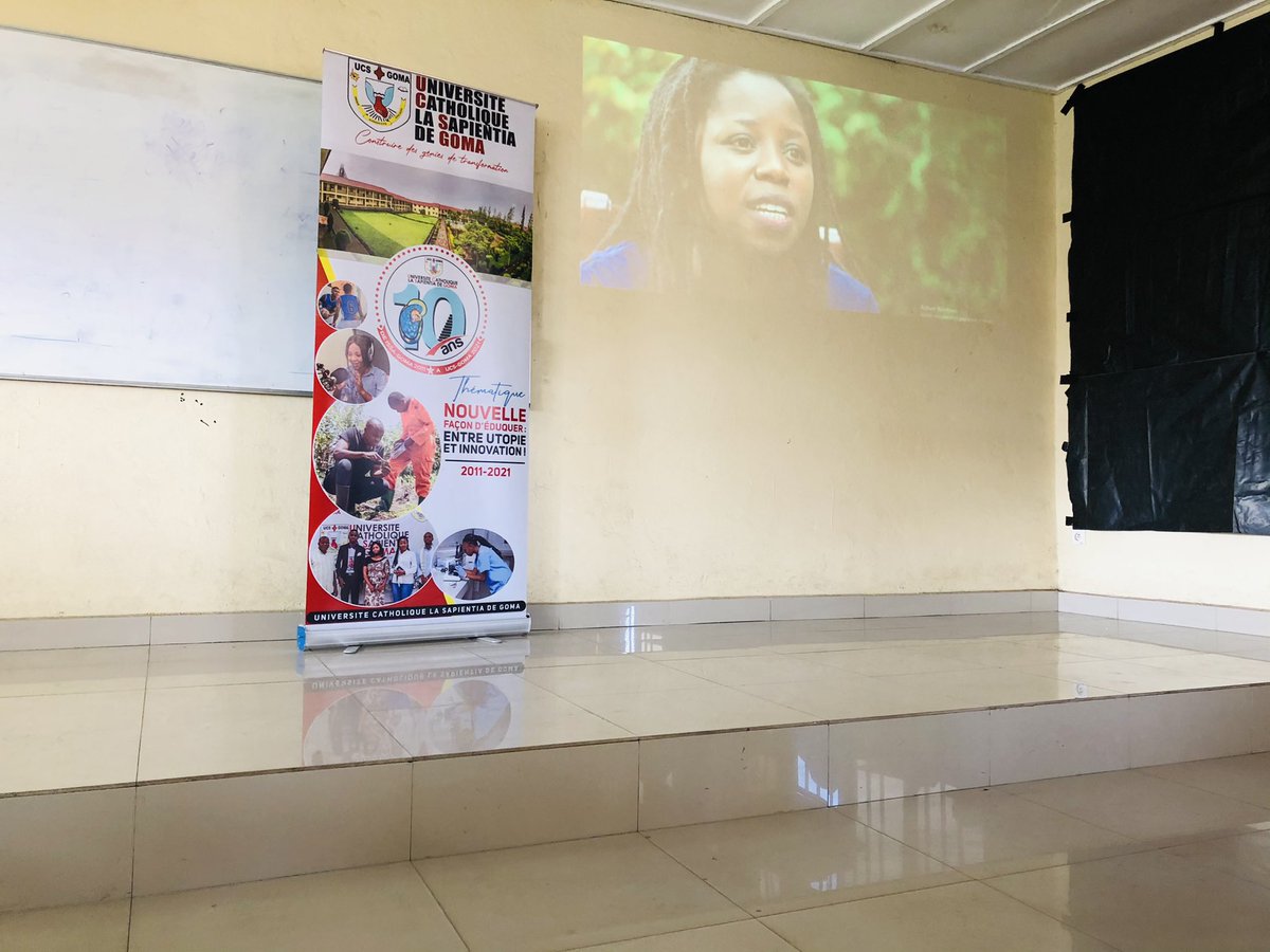 BusomokeJesse's tweet photo. #GOMA: A l’@UCS_Goma projection du film <une machine à tuer> un film qui retrace les massacres à l’est du pays. C’est dans le cadre du café littéraire de chaque samedi, une initiative qui continue son chemin. @Hilaire_Maheshe @akilimalisaleh @innobuchu @fnjp_rdc https://t.co/mvledoogok