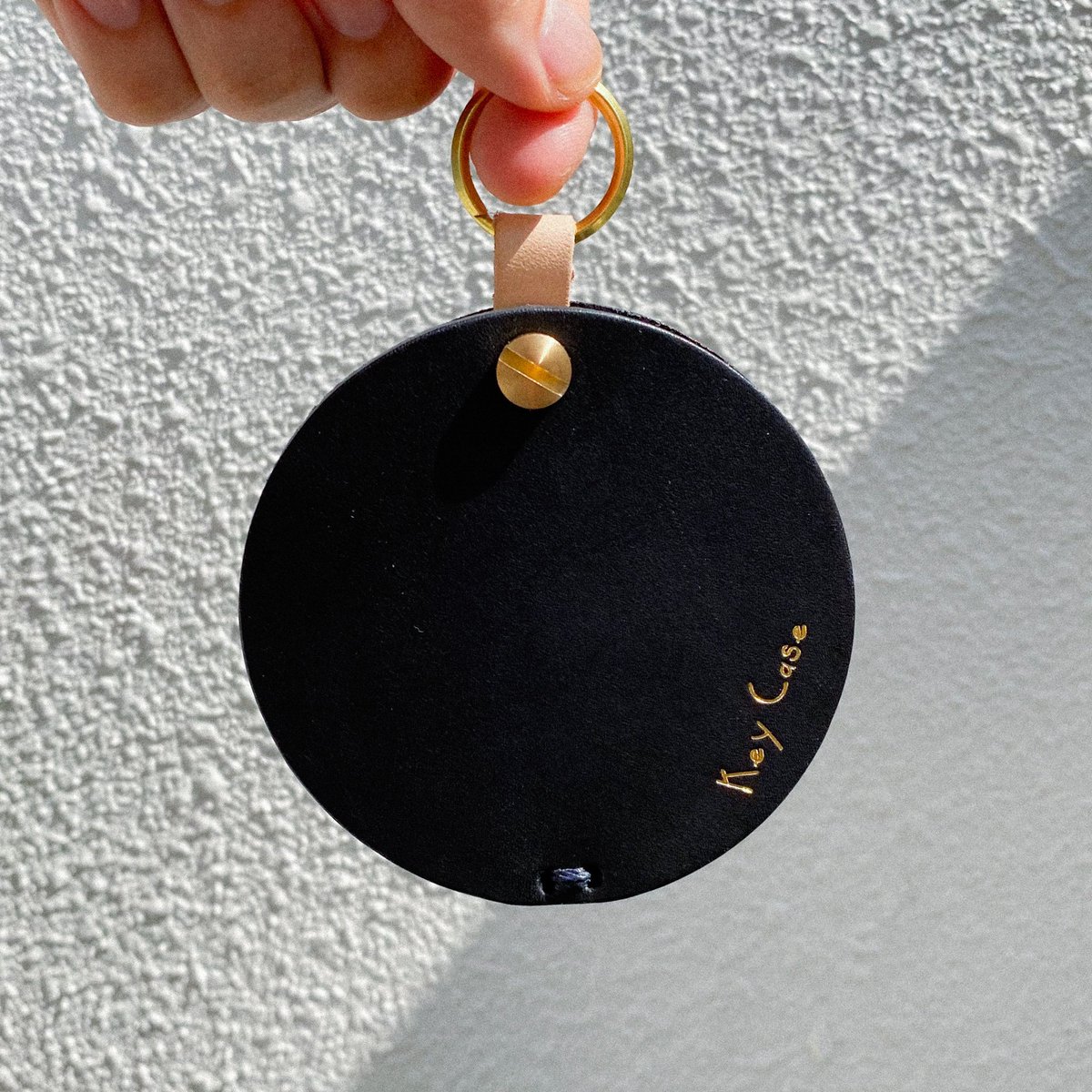 1ヶ月使ってみたけど、結構使いやすいです✨

名入れ、入れたいの無くてkey caseて入れてみたやつ

#新作キーケース
#スマートキーケース