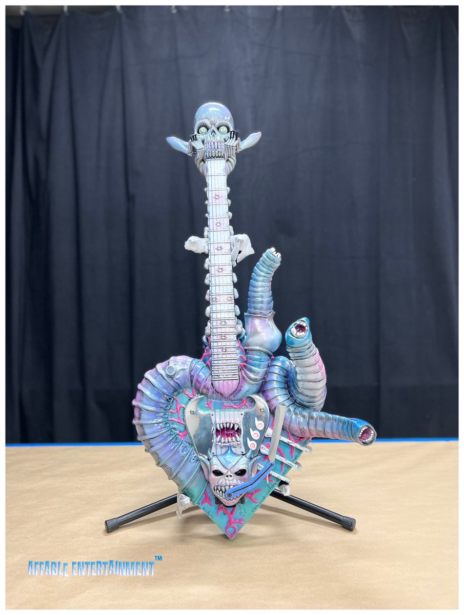 AffableEnterta1's tweet photo. Photos do not do this justice. In #collaboration with @afxstudio @DLA555 @LangenkampH #creatureeffects #practicaleffects #horror #guitars #afxstudio #art https://t.co/btpzRWzul3