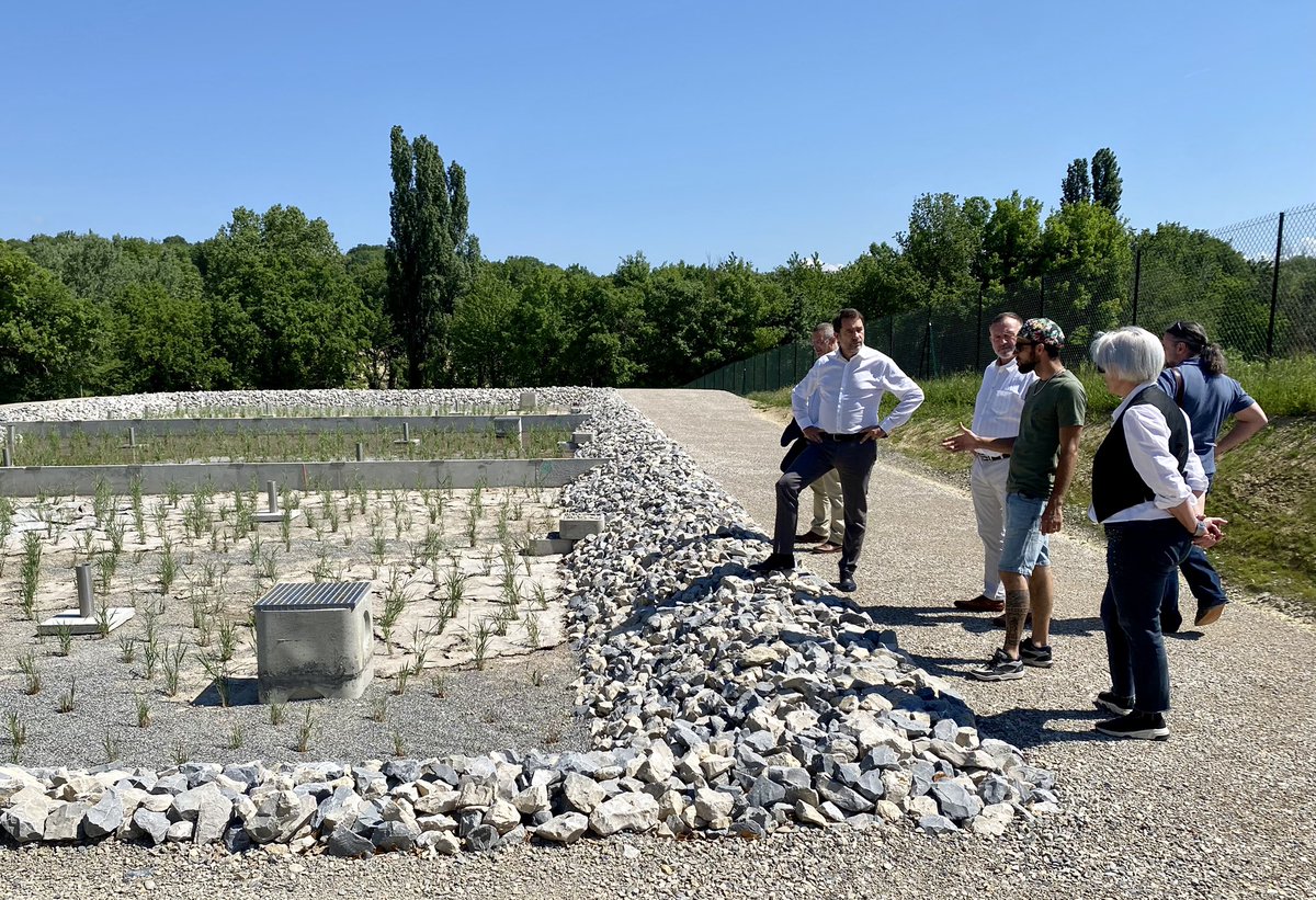 CCastaner's tweet photo. À #Pierrerue, avec le maire de la commune Didier Derupty et des élus, pour échanger sur les dossiers en cours et visiter la nouvelle station d’épuration dont les travaux se sont terminés il y a quelques semaines, projet soutenu par des aides de l’Etat. https://t.co/VTFbWXSWnV