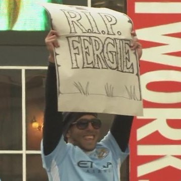ManCityTurkiye's tweet photo. Yıllardan 2009, Alex Ferguson: "Ben hayatta olduğum sürece, Man City Man United'ı geçemeyecek."

-2012 yılında bugün-
Şampiyonluk kutlamaları sırasında Carlos Tevez: "Huzur içinde yat Fergie." https://t.co/CFuscjA1vN