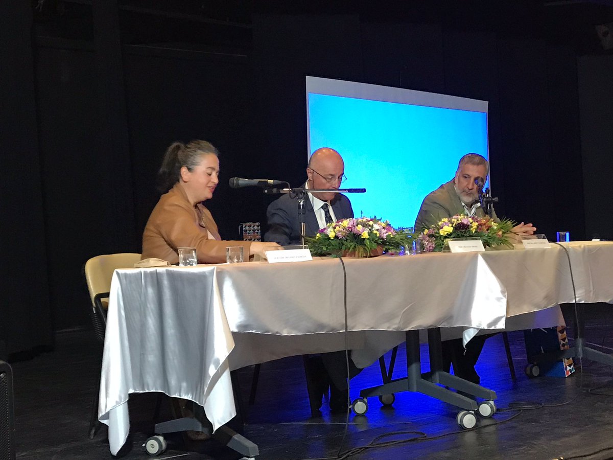 İki gün boyunca süren 10. İzmir Felsefe günleri sona ermiş bulunuyor. Tüm katılımcılarımıza, emeği geçenlere ve yoğun ilgi gösteren dinleyicilerimize teşekkür ederiz. Etkinliğimizin video kayıtları yakın zamanda Youtube hesabımızda olacaktır.