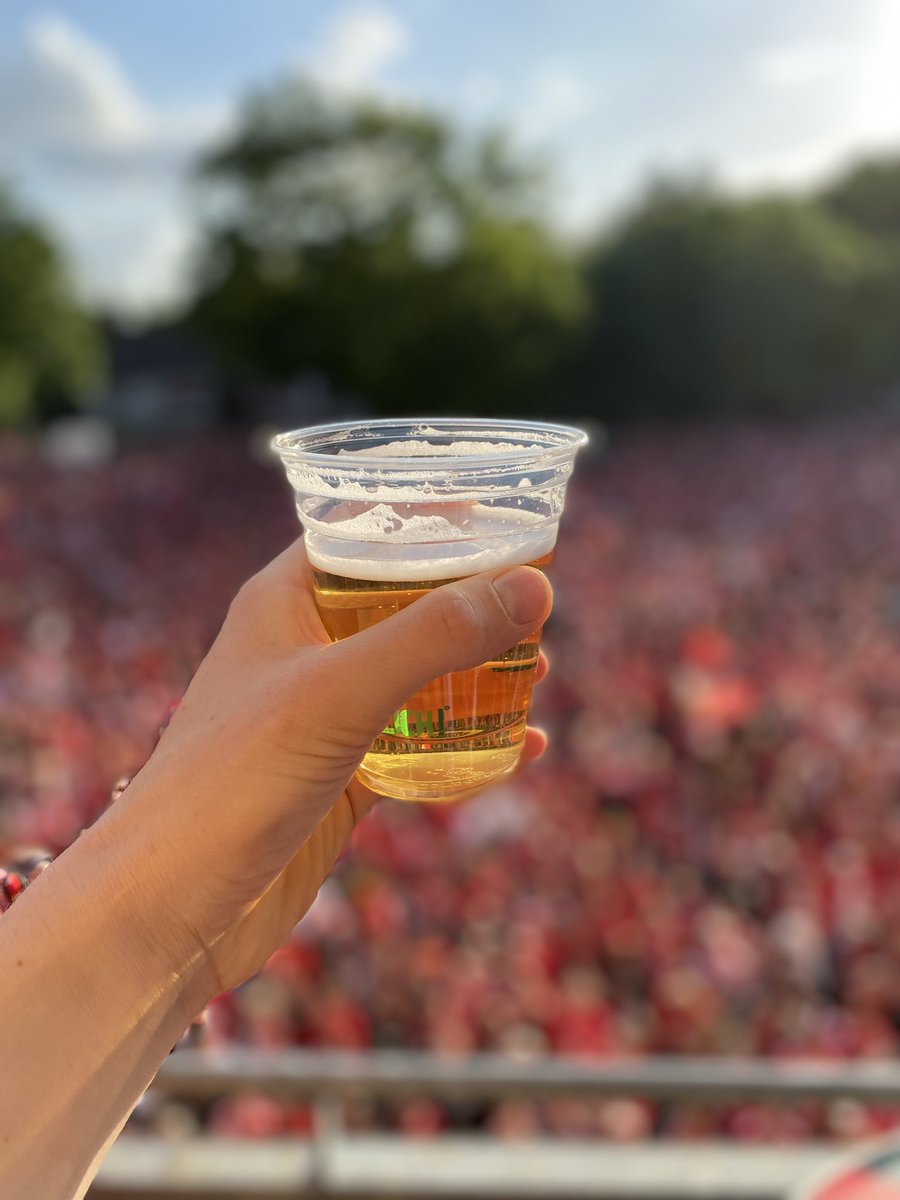 fcunion's tweet photo. Der Admin gönnt sich eins - PROST, UNIONER 🍺 https://t.co/WppNNbMOfW