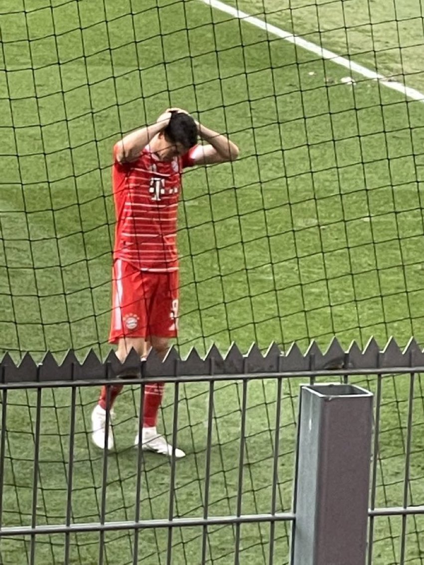EBaderson's tweet photo. La main sur le coeur 
✋♥️ https://t.co/4MaxBibDpM