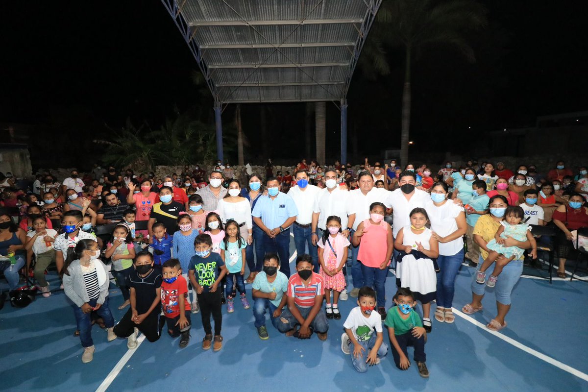 AsisFC's tweet photo. Estuvimos en el #PANMotul celebrando por su día a las niñas, niños y mamás, y conviviendo en un rato muy ameno con la militancia panista. 

!! Enhorabuena por este trabajo en Equipo de #Lucio, el Diputado @ErikRihani, #Isaias, #Aremy  y toda la directiva.!!

#EnMotulSiHayDeOtra https://t.co/30ujX8s0VH