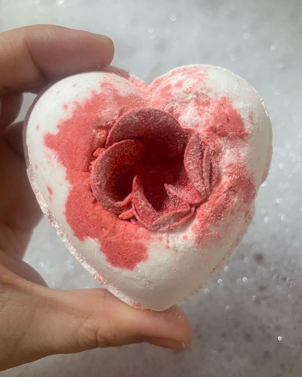 swatchmelilmami's tweet photo. Melting into the weekend like…🥰Happy Saturday❣️Shown: True Love rose scented a2o Bath Bomb @shopmissa ❤️ #skincare #sharingmissa #beauty #makeuplove #crueltyfreemakeup #veganmakeup #makeupreview #bathbomb #makeupcommunity #skincaresaturday #cheapmakeup #discoverunder1k https://t.co/TV89kMZN8H