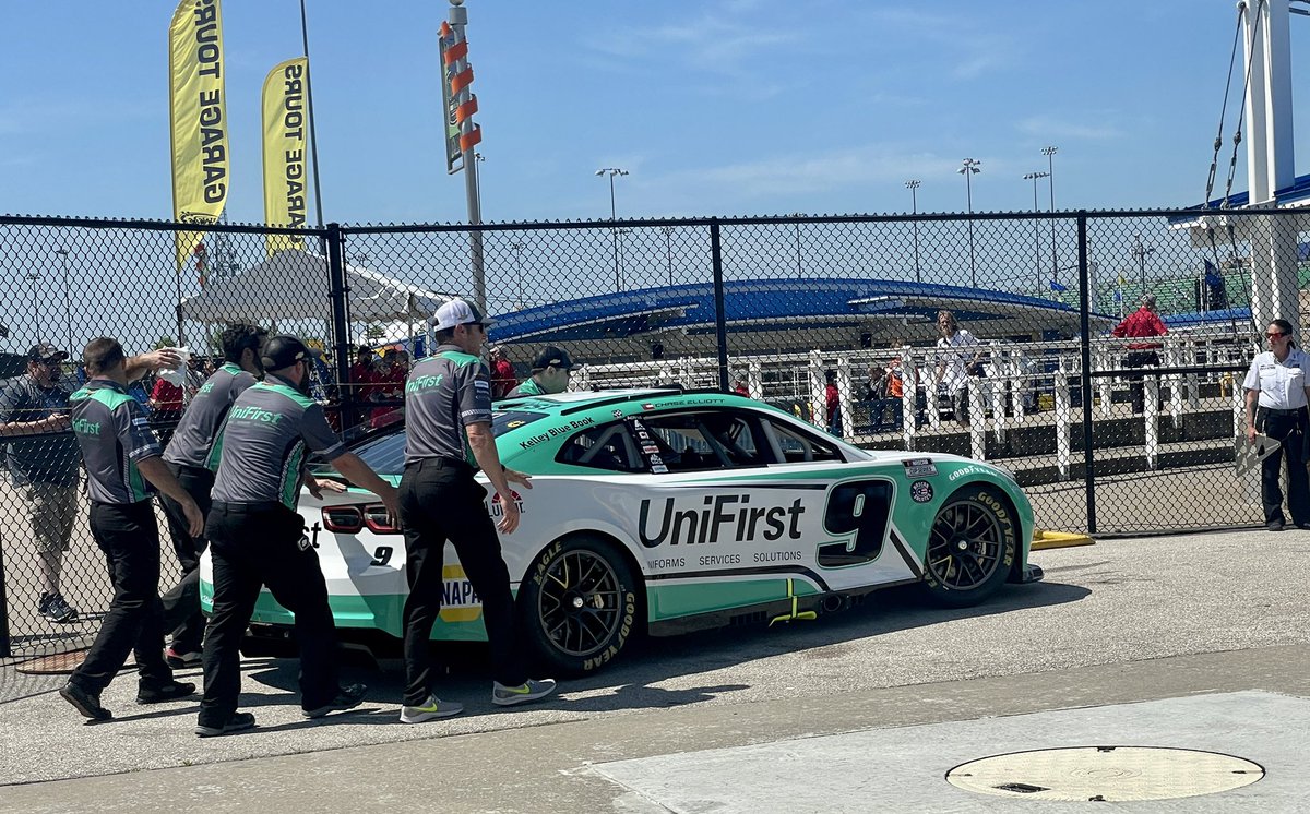 Hendrick9Team's tweet photo. The @UniFirst_Corp Chevy is unloaded and ready for this weekend’s action @kansasspeedway. 

#di9 https://t.co/iM52YqqeGb
