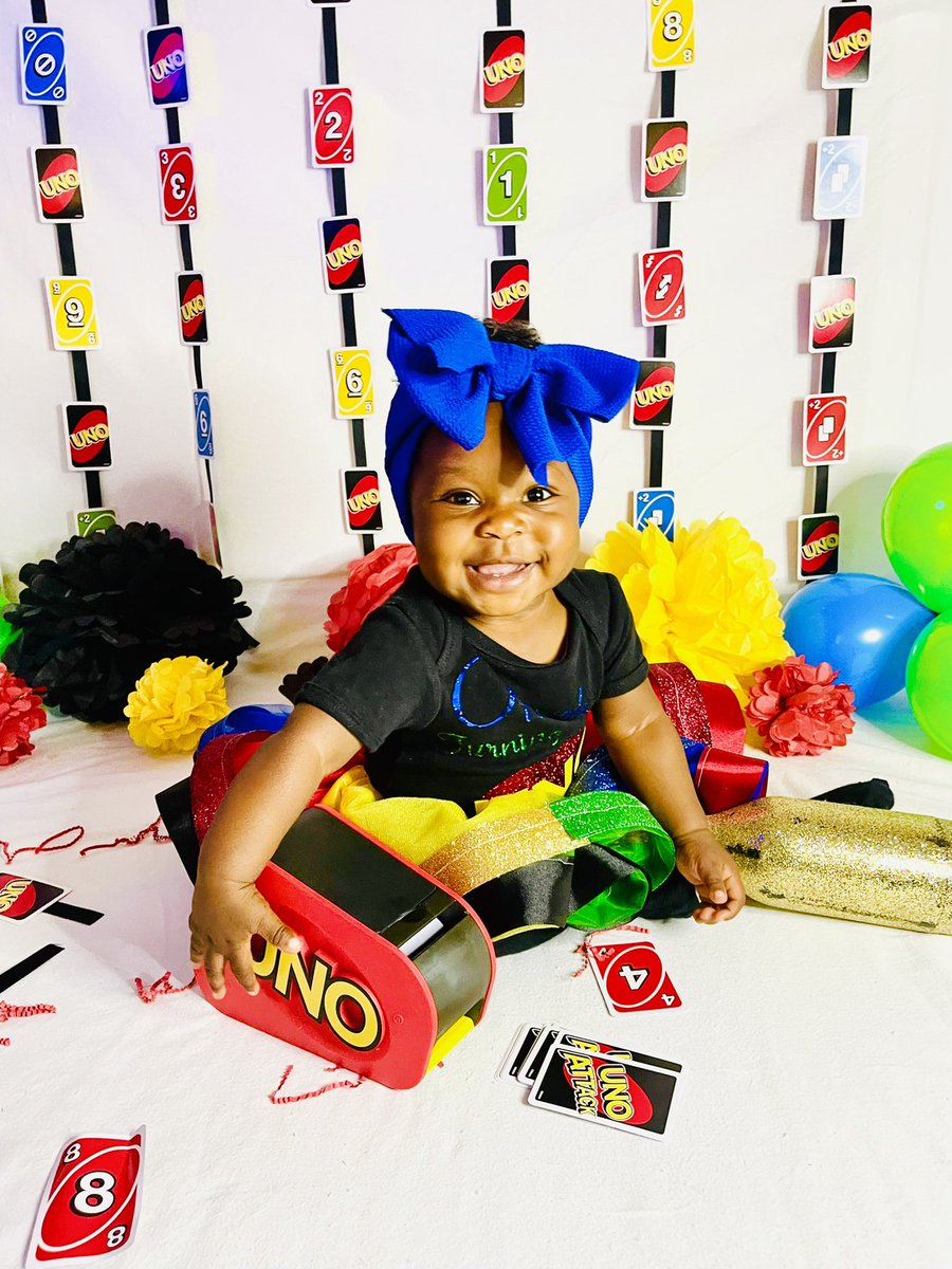 absolutelynoda's tweet photo. Oliviyah’s Turning … UNO ♥️💙💛💚🖤
#TrendingNow #FirstBirthday https://t.co/IvRyv1o2gE