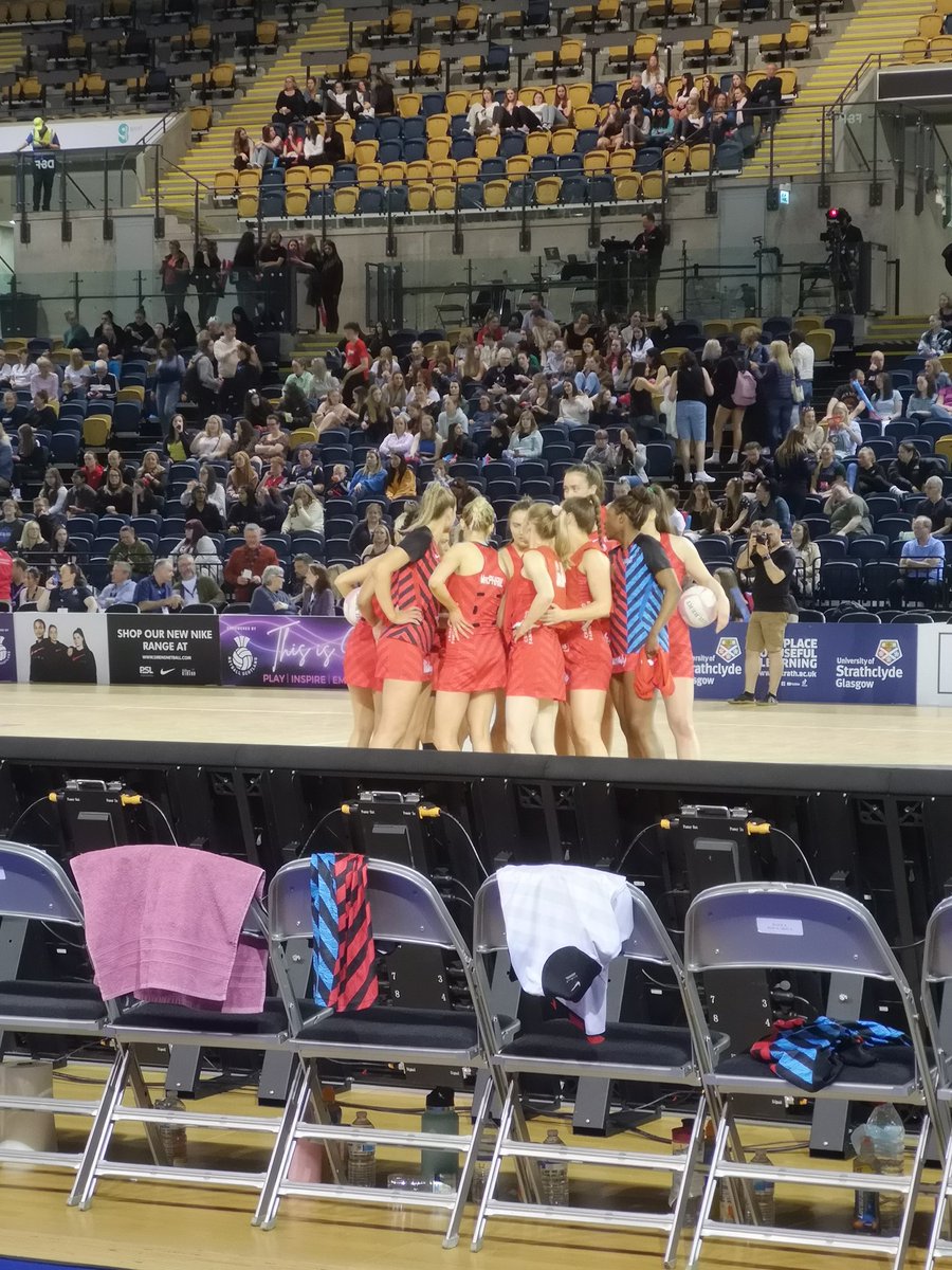 MrRowantreePE's tweet image. Bit of a different Saturday today taking my daughter to see @SirensNetball in person for the first time. Some good periods of play and some very LOUD words of encouragement from @RachNelson1  on the sidelines. #netball #sirensnetball