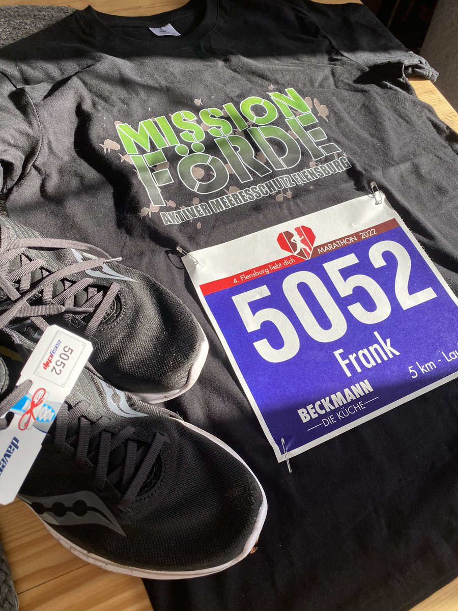 CollatzF's tweet photo. Laufen für eine gute Sache - #meeresschutz, insbesondere der #flensburgerfoerde beim #flensburgliebtdich #marathon https://t.co/bAbEfWbpgL