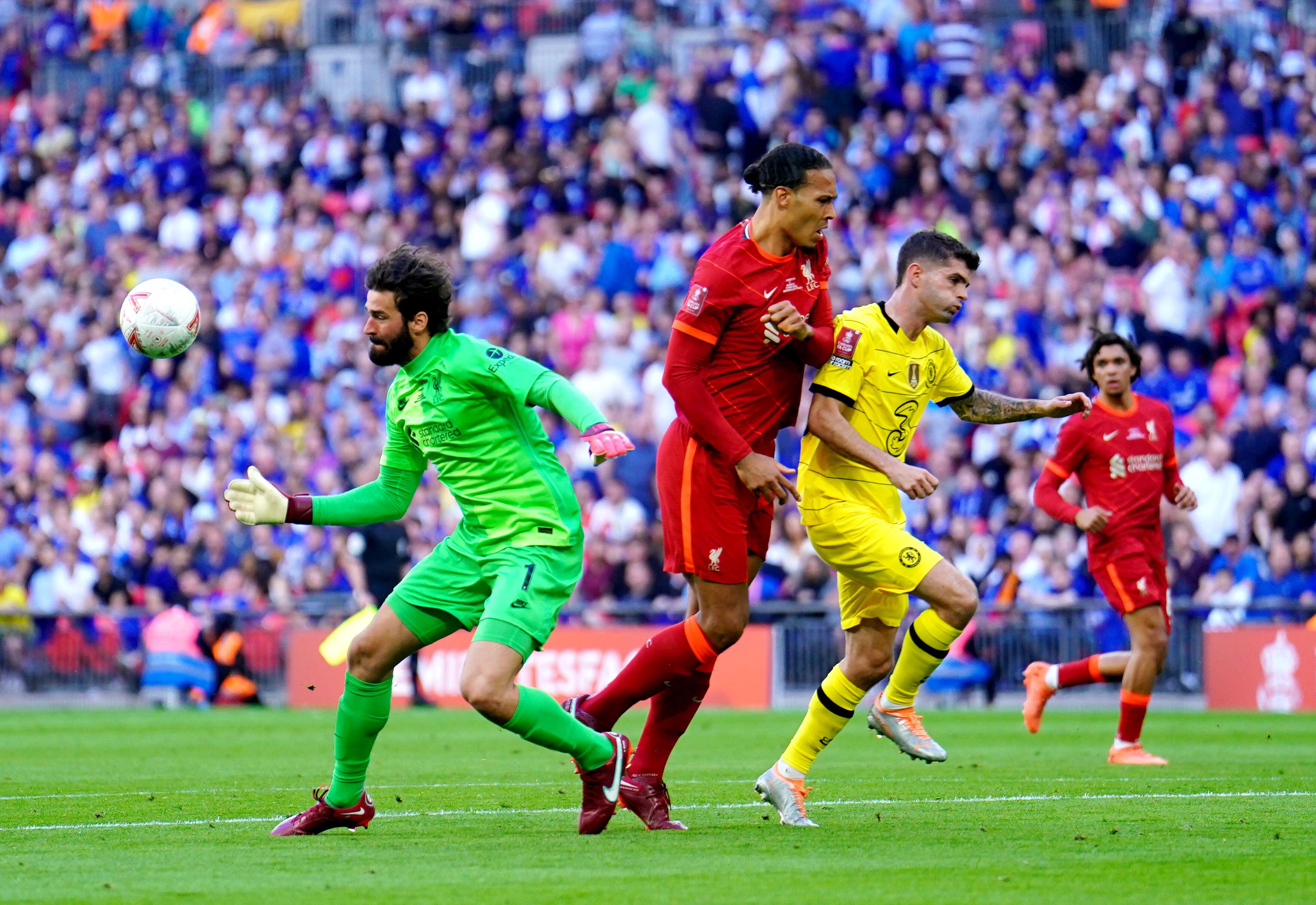 Squawka Live on X: FT: Chelsea 1-1 Liverpool xG: 1.42-1.28 Shots: 11-13  Shots on target: 4-1 Touches in opp. box: 37-22 Possession: 65.4%-34.6%  Duels won: 43-41 Corners: 4-4 Cards: 3-3 Fouls: 5-12 #CHETOT   / X