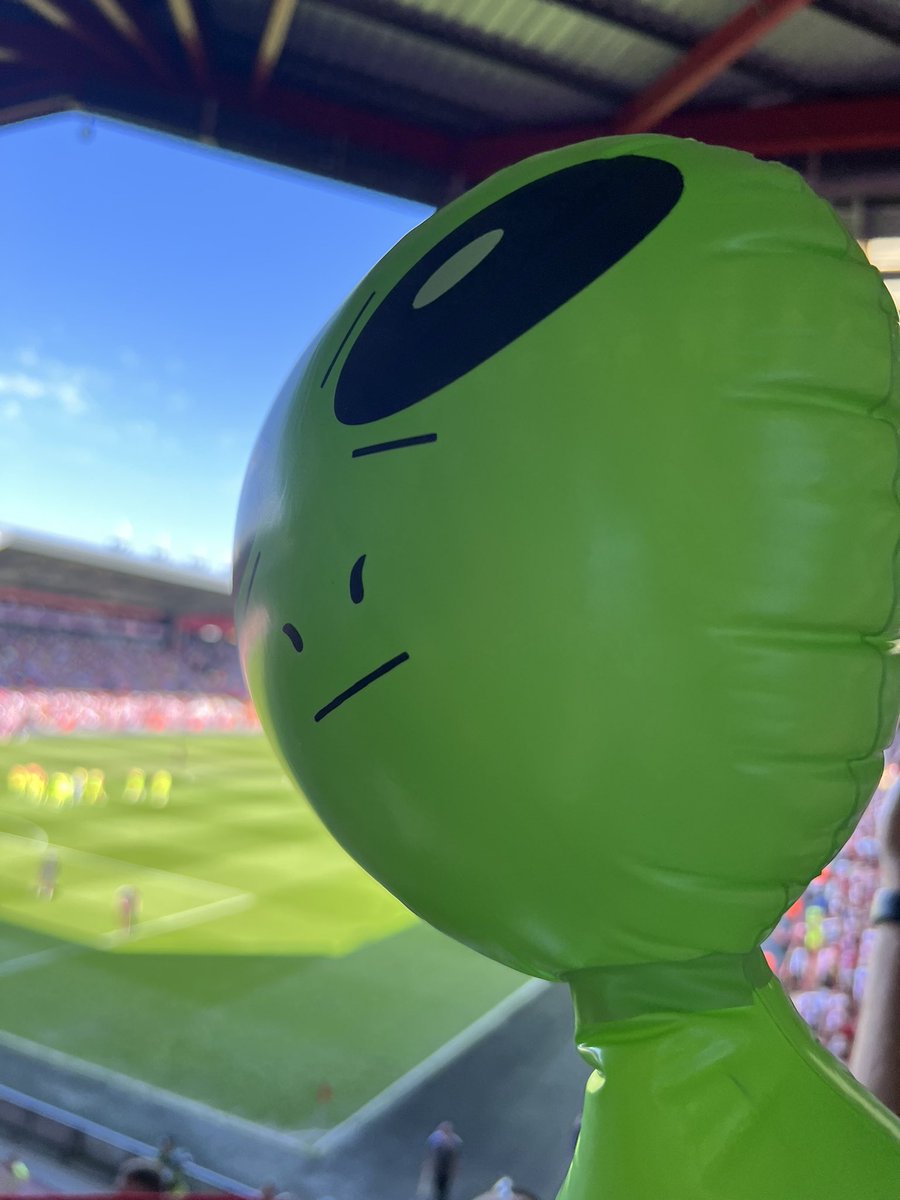 Talien2002's tweet photo. Come on you reds https://t.co/yGAuGEyBmg