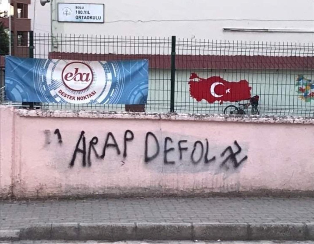 Afralice's tweet photo. Yemin ederim hiçbir farkı yok. 
#arapdefol 
#türkenraus https://t.co/m7xhyzfOhF