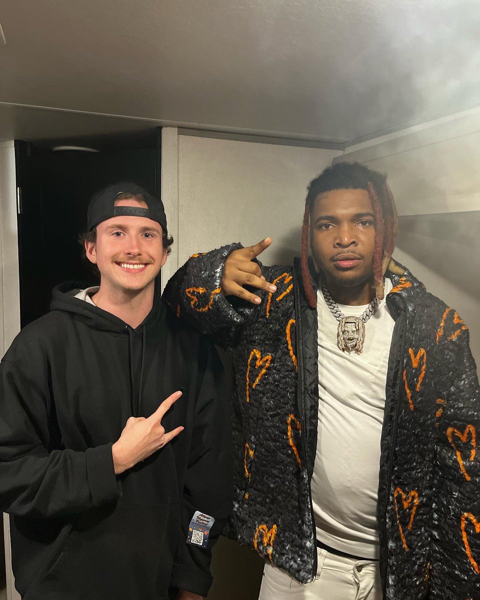 seanysmo's tweet photo. Was an INSANELY humble and grounded dude.  Never seen a single celebrity make time for me like Lil Keed did.  Truly never know when your time is. https://t.co/ljkK1RNOPP
