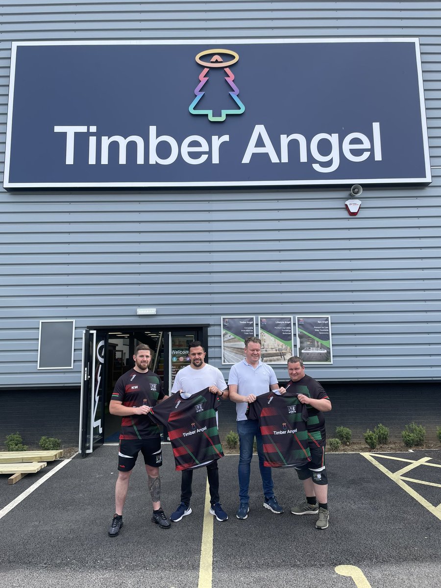 MytonWarriors's tweet photo. Massive thanks to the guys @timberangelltd for sponsoring the new @MytonWarriors Open Age @ONeills1918 after match gear 👏 It looks great, the @OfficialNCL side stopped off today to present Kieron &amp; Sam with their tops as a thank you 👌🏉♥️💚 #UpTheWarriors #communityrl #25years https://t.co/AvG2pORVcC