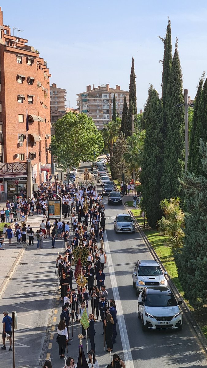 De verdad es tan complicado cortar el tráfico 20 o 30 minutos para que pase el VíaLucis? La seguridad de los ciudadanos dónde queda?
Y si un niño se cruza sin querer? O un coche pierde el control?
Que vergüenza!
<a href="/cgimgranada/">Movilidad Granada</a> <a href="/aytogr/">Ayuntamiento de Granada</a> <a href="/PoliciaGr/">Policía Local de Granada</a> <a href="/LanzadaGranada/">Hdad Sagrada Lanzada Granada</a> #granada