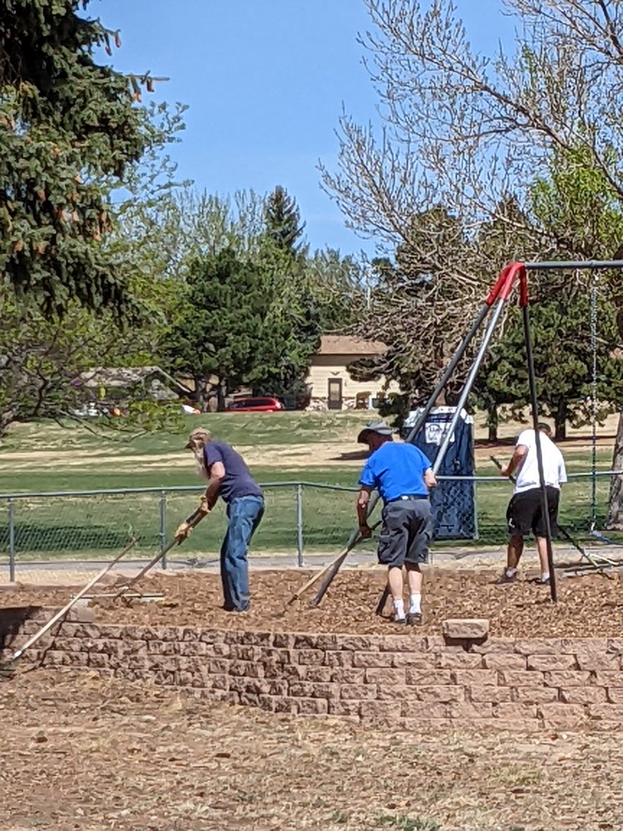 nothing2win's tweet photo. Undeniable Men's Ministry of @TrinityNazarene fixing up the playground for our kids! https://t.co/s4SH4zCOZk