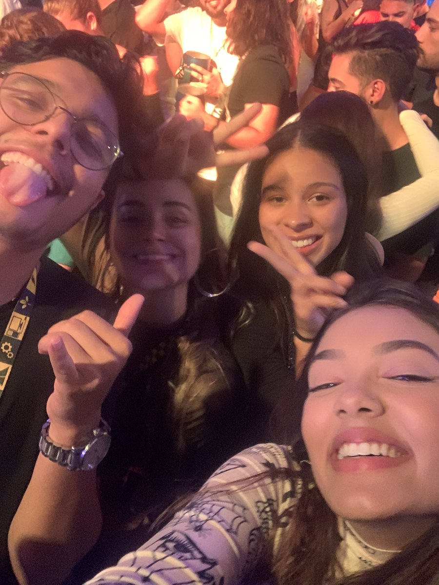 BrittoGiuliana's tweet photo. alguém conhece essa menina??
acho que deixei minha caneca com ela ontem na capetada
#capetada #puc https://t.co/B7KZ6JdkJc