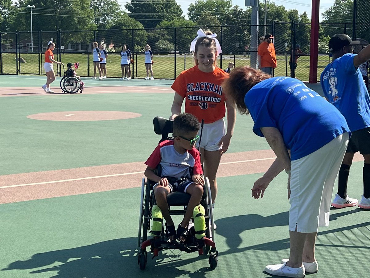 BHSVarsityCoed's tweet photo. Another blessed day at the @DAVIDprice24 @Project14DPF Miracle Field! It’s always a great day spending time with our community’s differently abled athletes!  You never leave a day at the Miracle Field without a great big smile!💙🧡 https://t.co/ev6IJOajYq