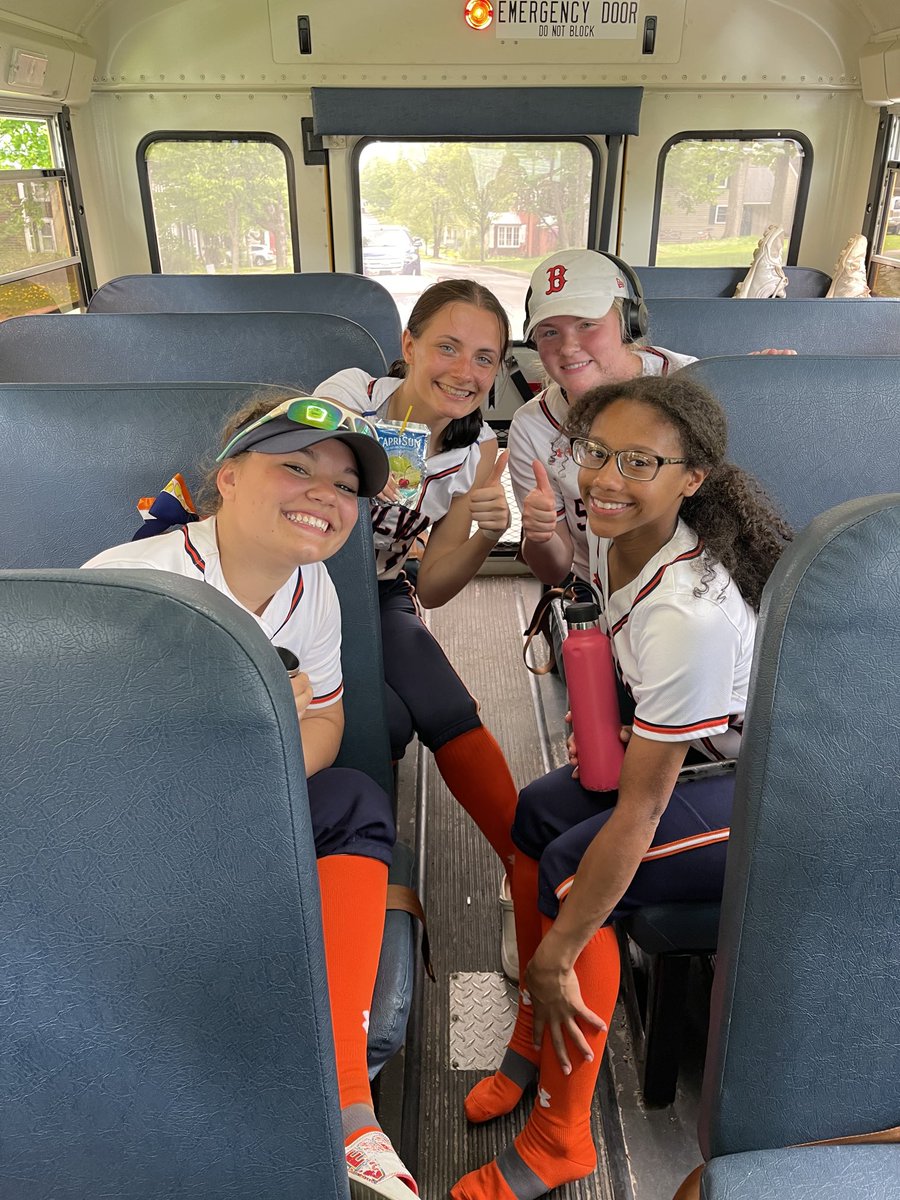 SShawnmitchell7's tweet photo. Congrats ⁦@SolvayAthletics⁩ softball today 9-1 winners over Cazenovia! #3more #1weekleft #homeallweek https://t.co/0ilQm6gDib