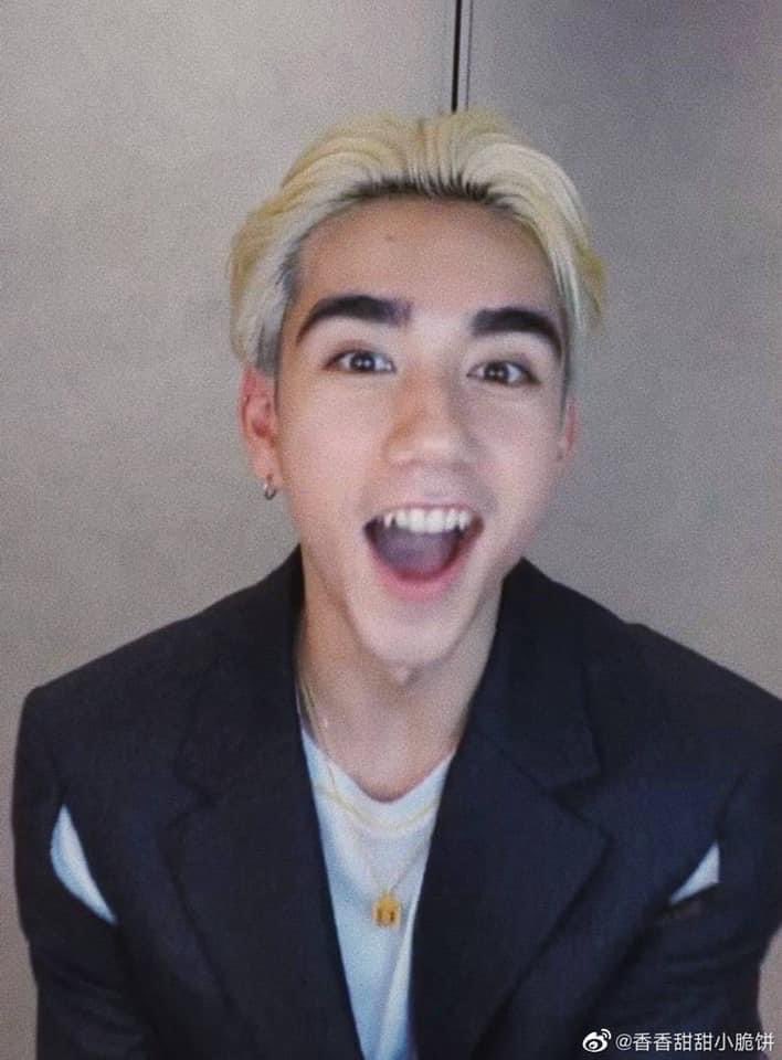 somegirl_v2's tweet photo. Kaz nhà mình đáng yêu hong ạ! Nhiều khi mình thương em nó vô cùng ạ, nhìn cưng thế này mà, có những lúc gặp điều không thuận lợi, em nó cũng đã cố gắng vượt qua và hoàn thành tốt 🥰 Chị nể em vô cũng á 🤗💙 
Happy Kaz’s Day
#OurKazturns22 https://t.co/oRw13ceojd