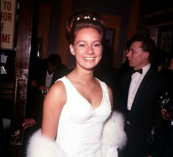 Happy birthday Francesca Annis!! 