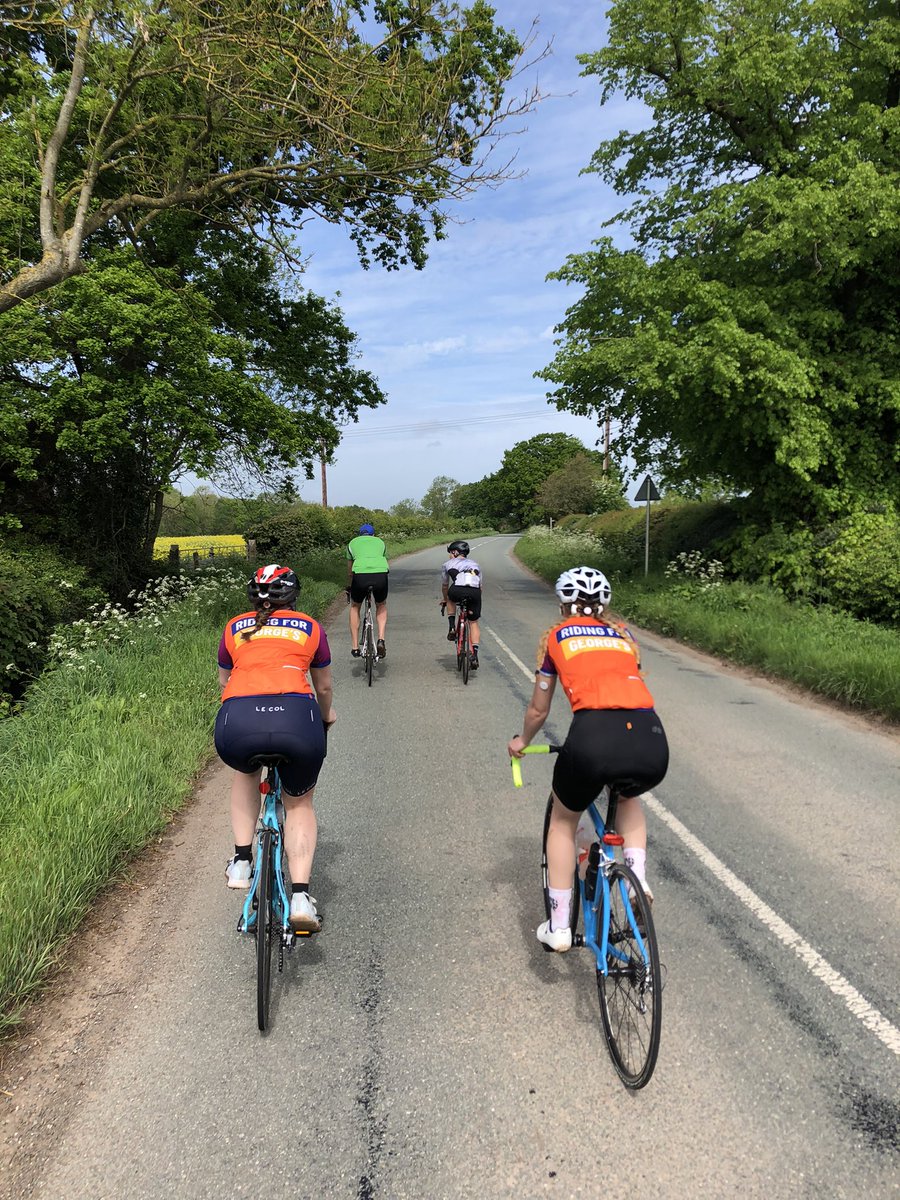 Day 3 progress, into the Peak District. Teams looking strong!  @ABSGBI @QMedicalUK @StGeorgesTrust #ABSCONF22 @TheMammaryFold1 #orangearrows