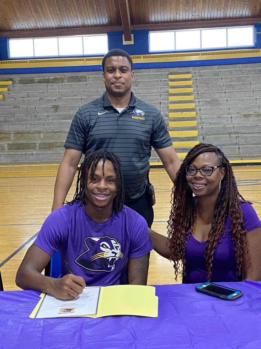 Signing Day:Ellsworth College!!
Will Sanders &amp; London Greer
#Football!!
#TheBestIsYetToCome