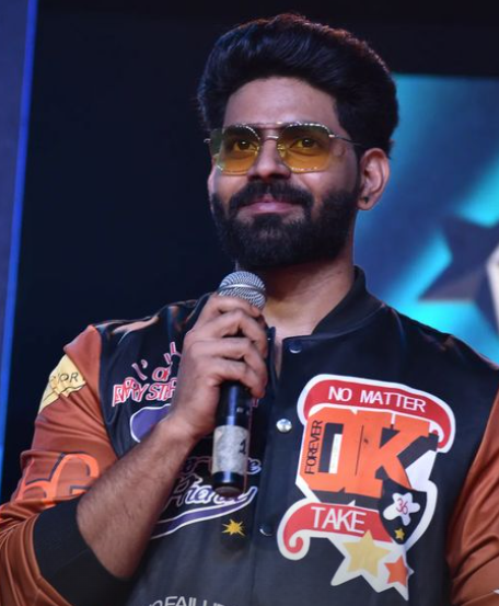 being_cegians's tweet photo. T'Awards - Best Entertainer of the OTT Award @OfficialBalaji ♥️
#TechofesTAwards #Techofes #being_cegians https://t.co/t0OZn2Og2F