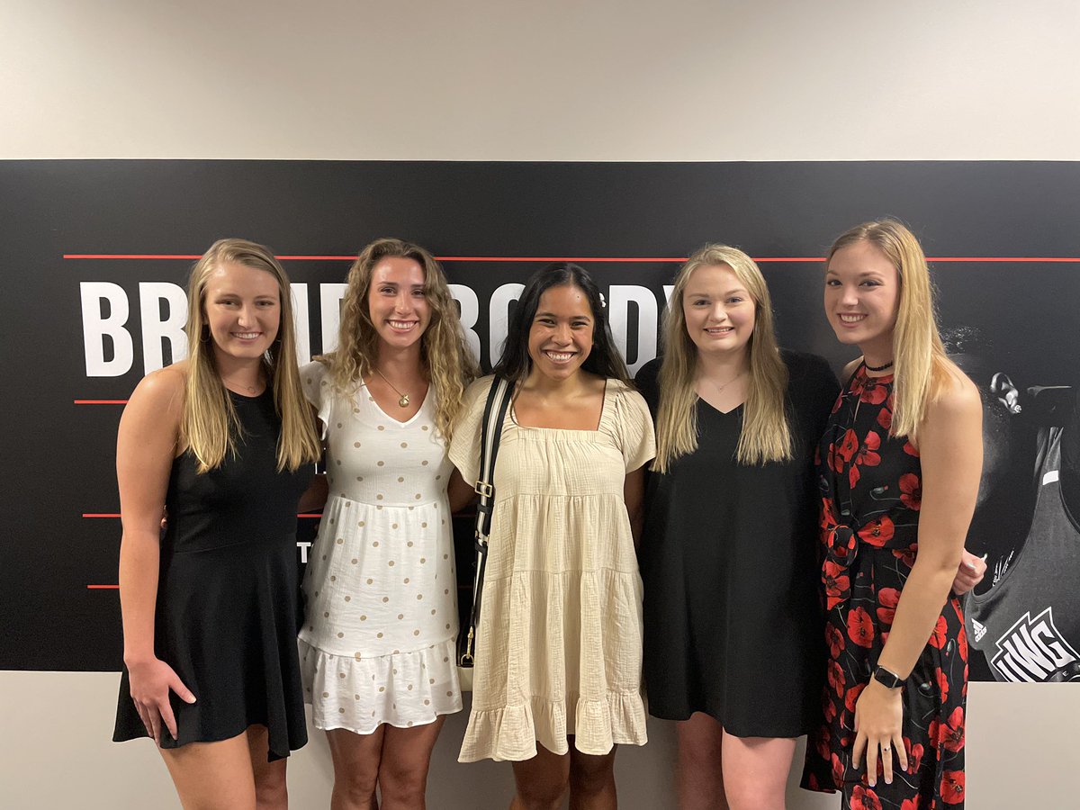 UWGWolvesVB's tweet photo. Congrats to our spring graduates! #uwgvolleyball #WeRunTogether https://t.co/Xl2j97Lw9P