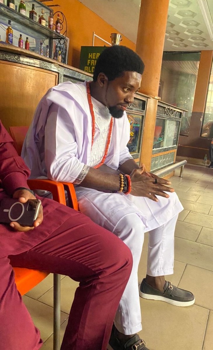 ajiboyelekan005's tweet image. "Our son saw a flower in your garden and we are here to pluck it"

The son :