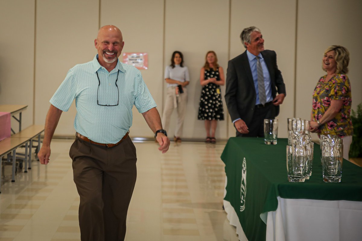 SpartanburgD2's tweet photo. Congratulations to our 2022 Retirees. Thank you for choosing to pour your talent, time, and heart into our students. You are all #D2DifferenceMakers ! Full album at the link below. 

https://t.co/ttXvYntjht https://t.co/6SWihse5Vq