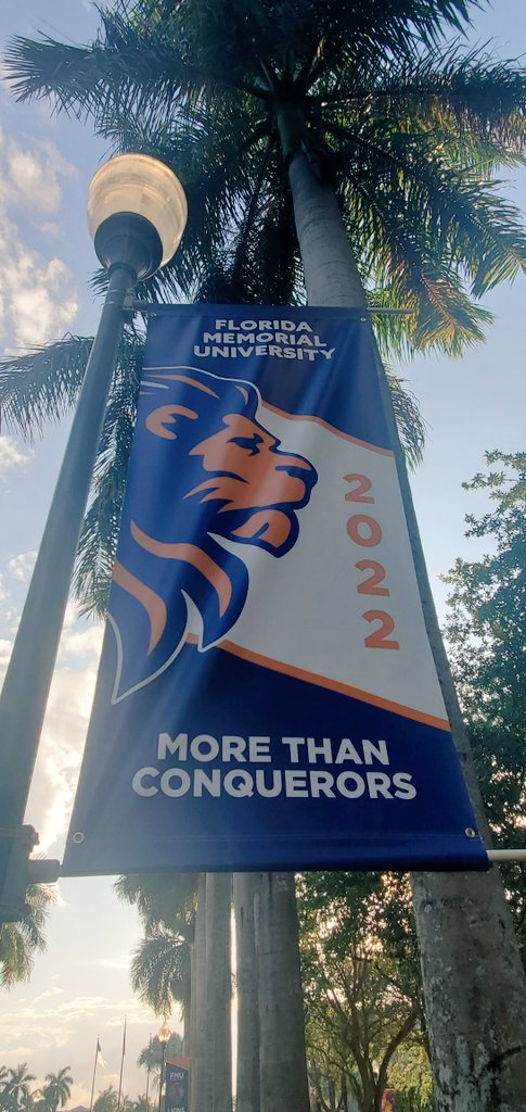 JHornMIAA's tweet photo. It is graduation time @FLMemorialUniv  #OwnYourExcellence https://t.co/eVzpaxCabD