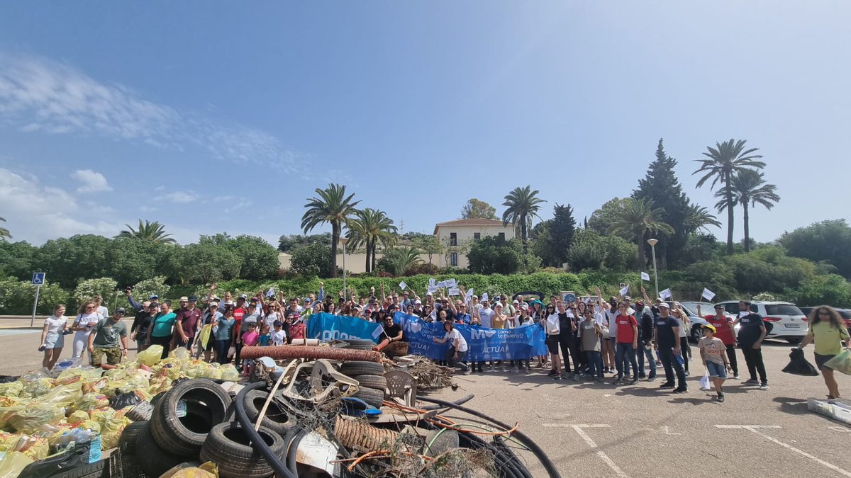 LMedinaMontoya's tweet photo. Muchisimas gracias a los más de 150 empleados de @EPAMSYSTEMS Spain SL, que esta mañana han llevado a cabo una limpieza voluntaria de residuos en el entorno de La Pindola. 
“El camino de la doctrina es largo; breve y eficaz, el del ejemplo.” Séneca https://t.co/AiS45A506E
