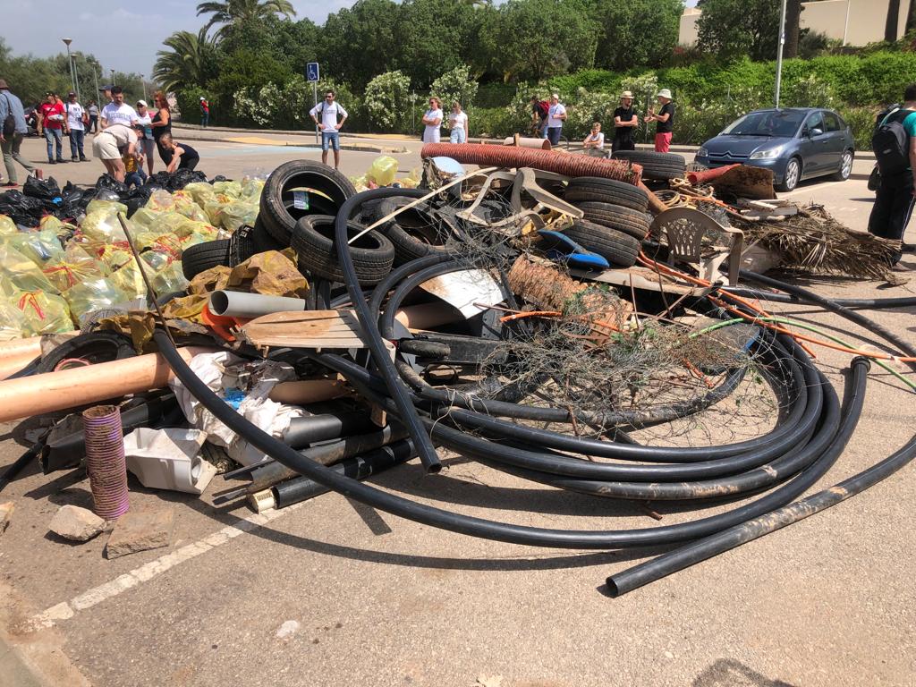 LMedinaMontoya's tweet photo. Muchisimas gracias a los más de 150 empleados de @EPAMSYSTEMS Spain SL, que esta mañana han llevado a cabo una limpieza voluntaria de residuos en el entorno de La Pindola. 
“El camino de la doctrina es largo; breve y eficaz, el del ejemplo.” Séneca https://t.co/AiS45A506E