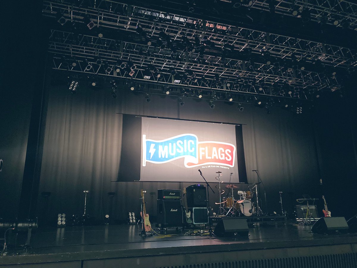 kurusukemama's tweet photo. ENFANTSのライブめちゃくちゃ良かったーーー‼️名古屋は1番後ろ、今日はすごく近かったけど、どこで見ても彼らの音楽に触れて空間を共有できるのは本当に嬉しい!何度も聴きたい曲ばかりだったので音源ください!
#ENFANTS
#MUSICFLAGS https://t.co/GfOW4hNfo0
