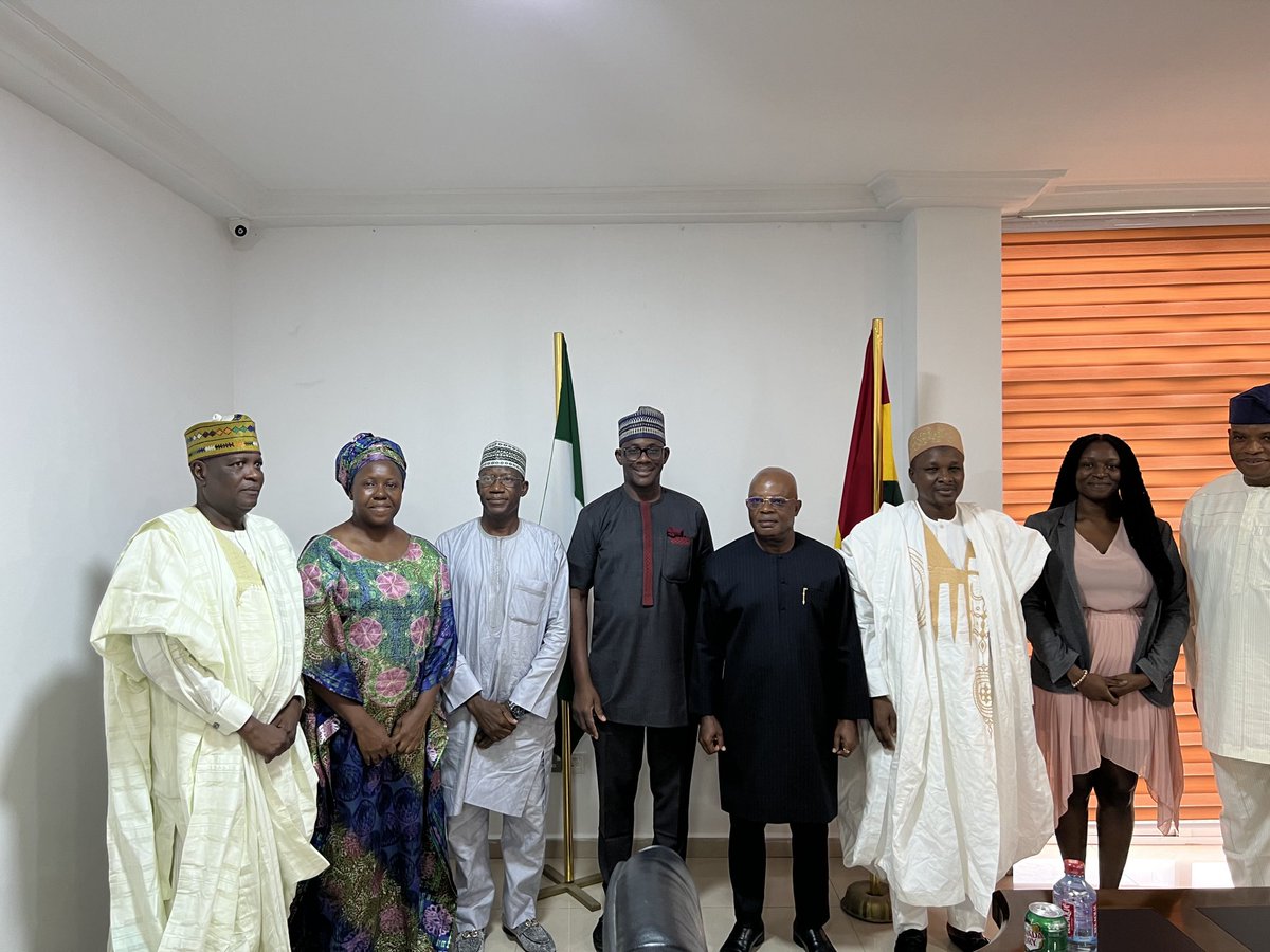 niyioju's tweet photo. At the special farewell reception hosted by the Nigerian High Commissioner to Ghana. Got a plaque to the bargain #ForTheGoodOfNigeria 😄👏🙌 https://t.co/QxbxA855iM