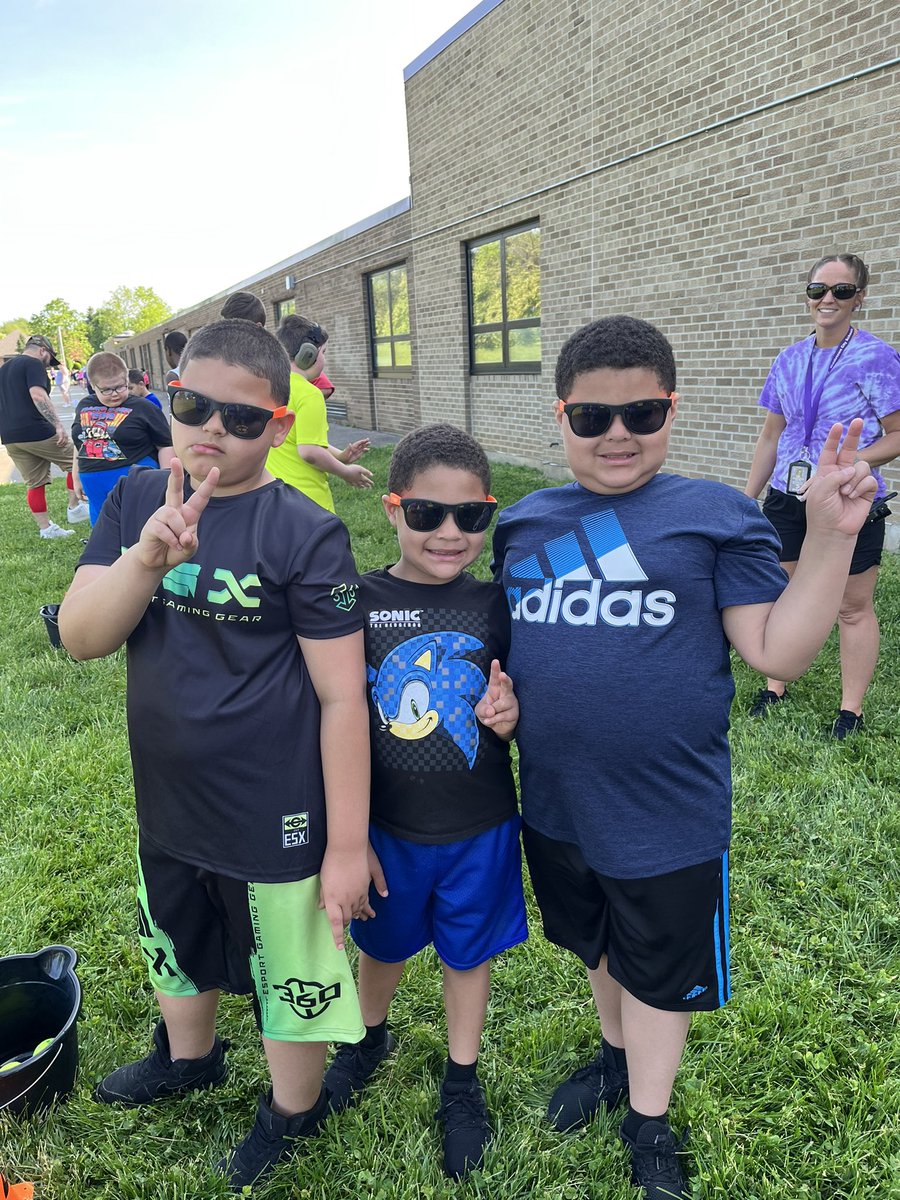 mstaylorparsons's tweet photo. Field day fun!! @Central_MCSD https://t.co/X6q9Fv9kDz