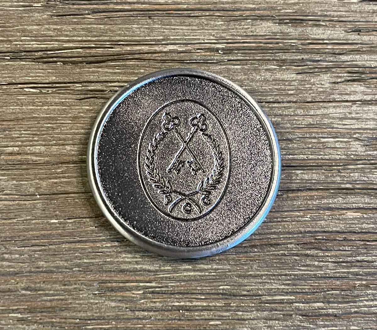 SHistorians's tweet photo. The Society of Golf Historians Giveaway Item #34: Ballmarker from Peachtree Golf Club 

To enter to win you must like, retweet &amp; leave a comment expressing your interest in the item. 

Winner will be selected Sunday morning. https://t.co/uK9GoOAjni