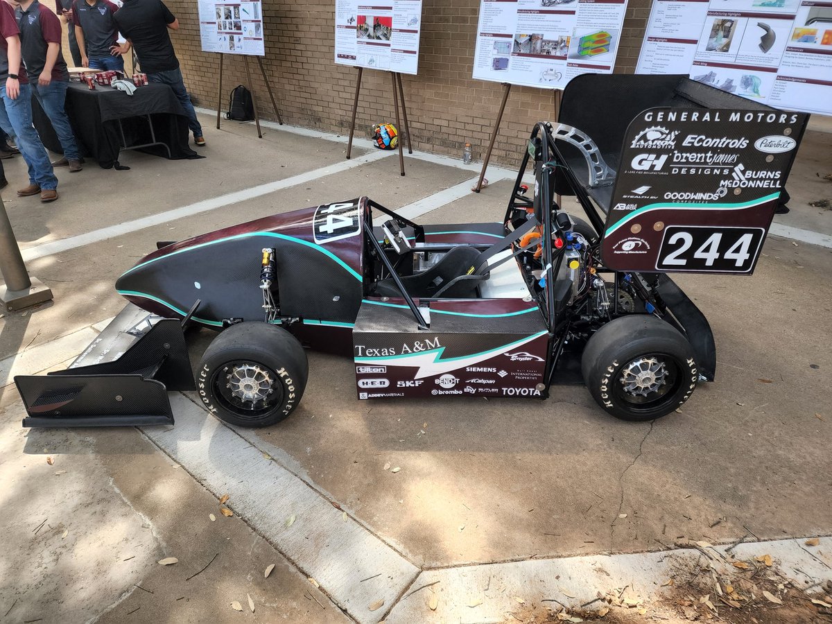 ag03kc's tweet photo. @TAMU Engineering SAE electric racecar https://t.co/yN7b8nxNz1
