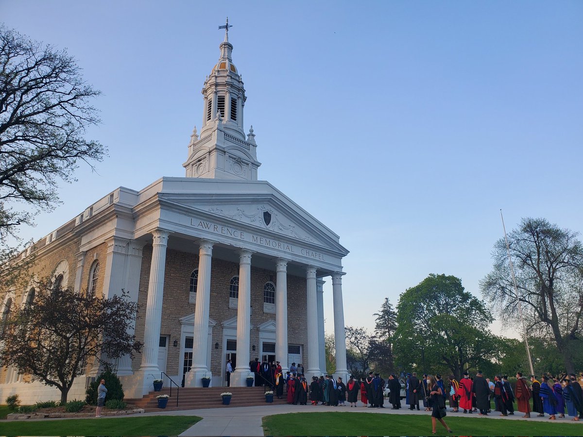 annedediemar's tweet photo. POV marching as a @LawrenceUni delegate in celebration of the inauguration of our 17th president, Laurie A. Carter! ππ€πβ¨οΈ #LawrenceUniversity #BrighterTogether #LightMoreLight #LUAA https://t.co/S0fIeVhFGF