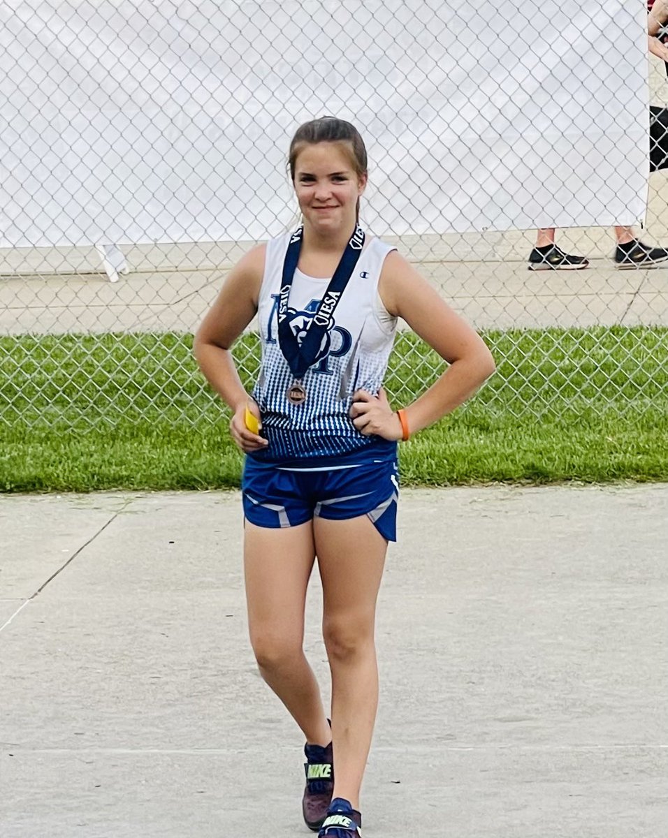 ShaunPTyson's tweet photo. This kid sets goals and smashes them. 3rd in Illinois 7AA discus! She was consistent, focused and determined. She wanted on the podium and she earned her spot with a throw of 79’8” @TrackTownUSA #PiperPower #Discus https://t.co/PZRQhF8oxr