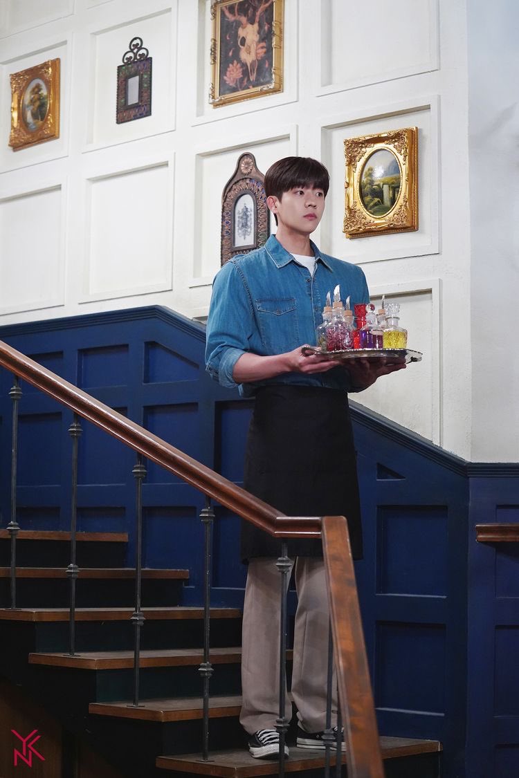 chaejh_'s tweet photo. 엉거주춤 귀여워 미치겠네 #채종협 https://t.co/ekmtsYlLux