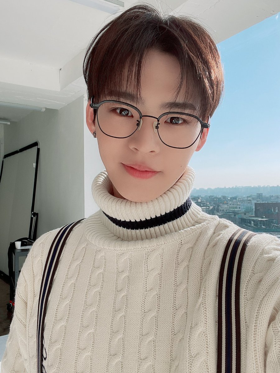 🗓 05.15.22 - 𝑫𝒂𝒚 138 of missing HYO 🦌🐢

Spend your vacation well, Hyojin! I hope you'll have a healing time! Eat a lot of delicious food🥰

See you tomorrow ♥️

#효진아_잘지내지 #효진 #HYOJIN #온앤오프 #ONF