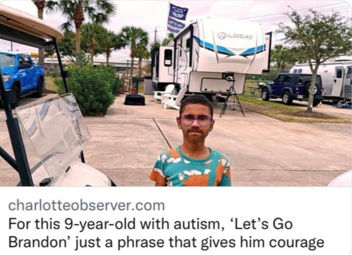 LargeCrunch's tweet image. 开了一家叫Teasla的汽车公司--只是一辆普通的汽车，但是当你坐在司机的座位上时，AI说："哇，那里有点矮胖，哈姆霍克斯"