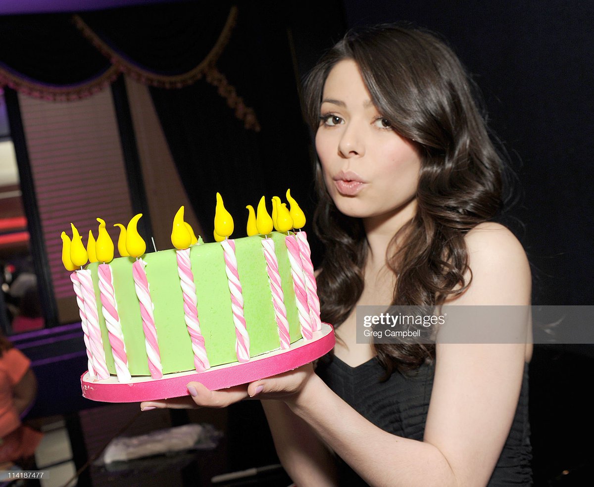_kCarly_'s tweet photo. Happy birthday @MirandaCosgrove 🥳🥳🥳🥳🥳🥳🥳🥳🥳🥳🥳🥳🥳🥳🥳🥳🥳🥳🥳🥳🥳🥳🥳🥳🥳🥳🥳🥳🥳

I’m glad you were born 🥰🥰🥰🥰 https://t.co/8838JFZaOY