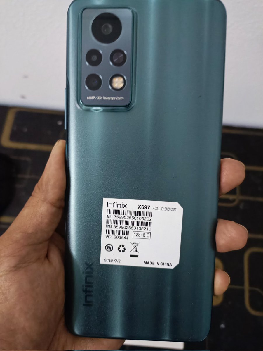 fiqri91's tweet image. First time pegang handphone jenama Infinix. Agak kemas dan sedap pegang di tangan. Binaan kualiti yang baik dan rasa mantap. Cuma handphone model ini screen dia agak besar memanjang, penggunaan sebelah tangan agak kekok

Saiz screen 6.9 inch chip helio g96

#Infinix 
#infinixnote
